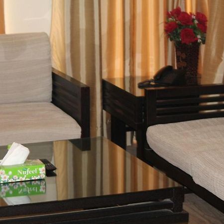Hotel Vipul Grand Гургаон Экстерьер фото