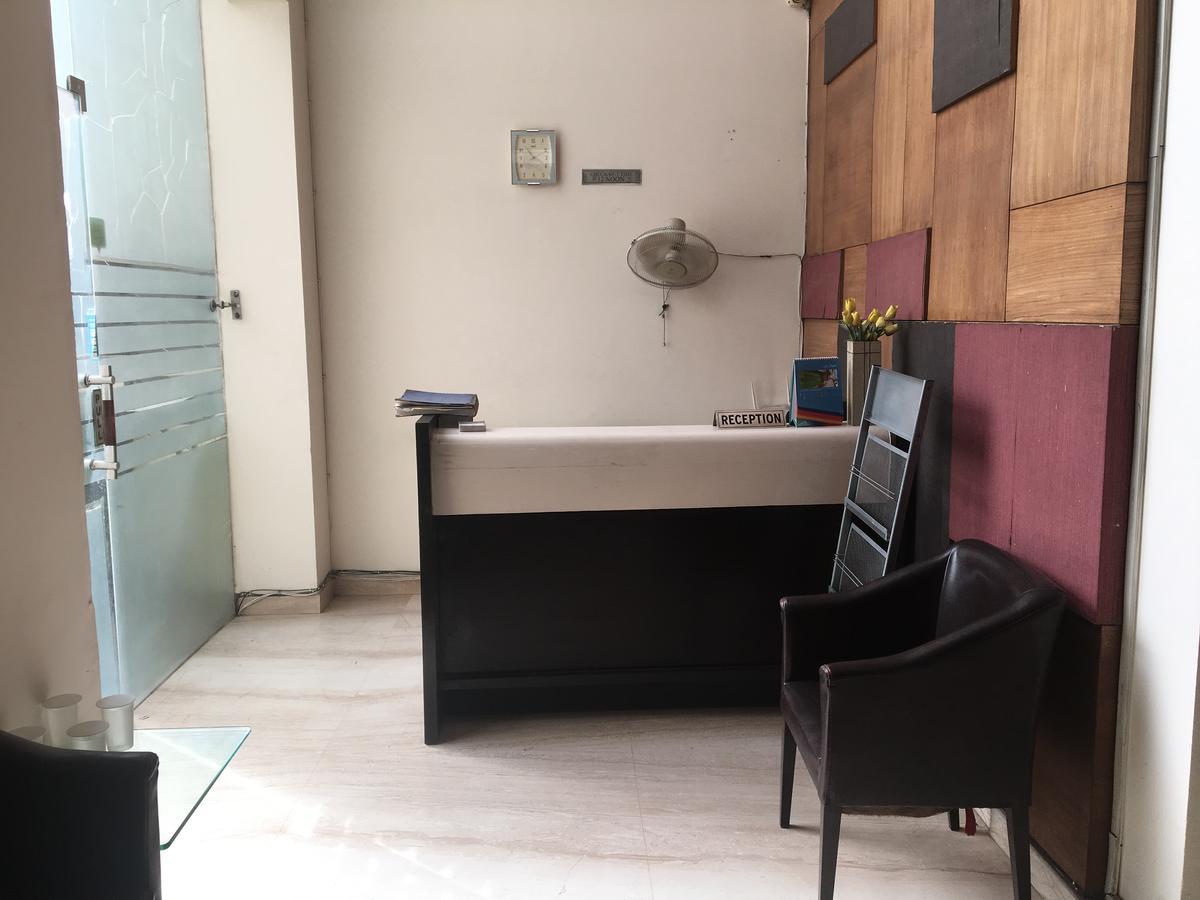 Hotel Vipul Grand Гургаон Экстерьер фото