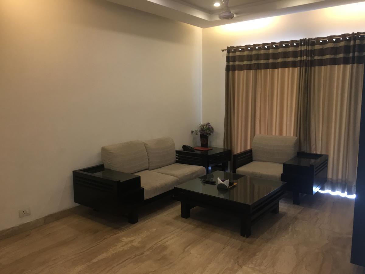 Hotel Vipul Grand Гургаон Экстерьер фото