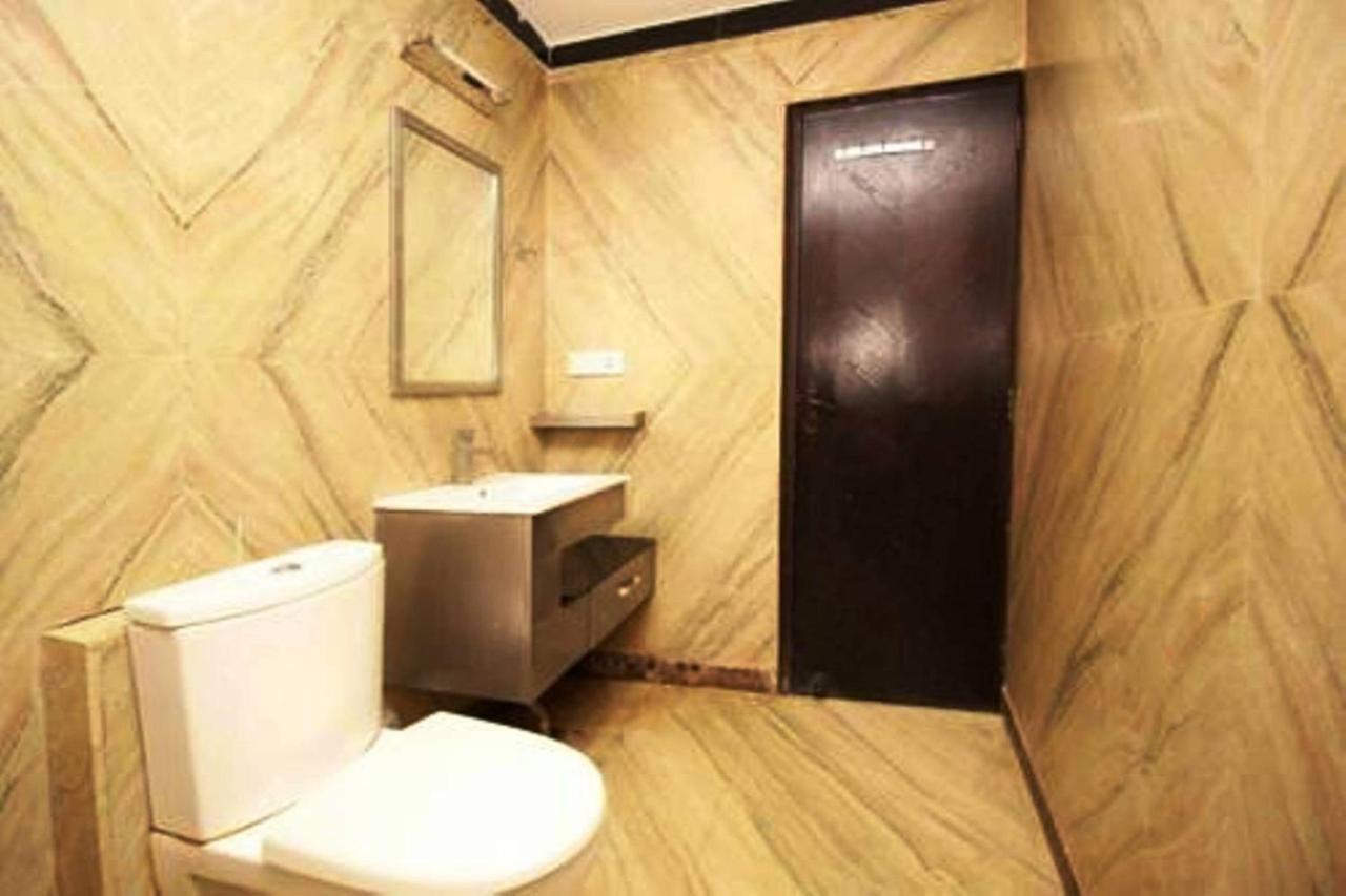 Hotel Vipul Grand Гургаон Экстерьер фото